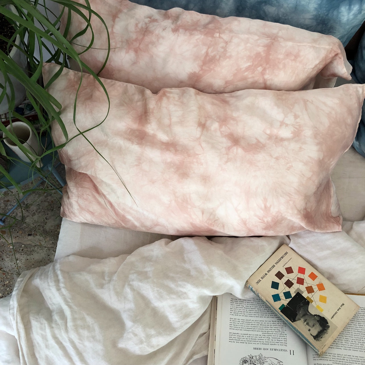 Silk Pillowcase, Natural Dye Avocado Sparkle Pink
